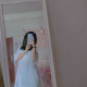 深情的女人倾听心声