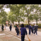 无奈的小女孩