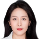 游客弹钢琴的爱丽丝