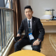 文静的小青年